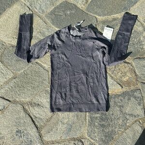 Lululemon women’s size 6 long sleeve rest less pullover new with tags